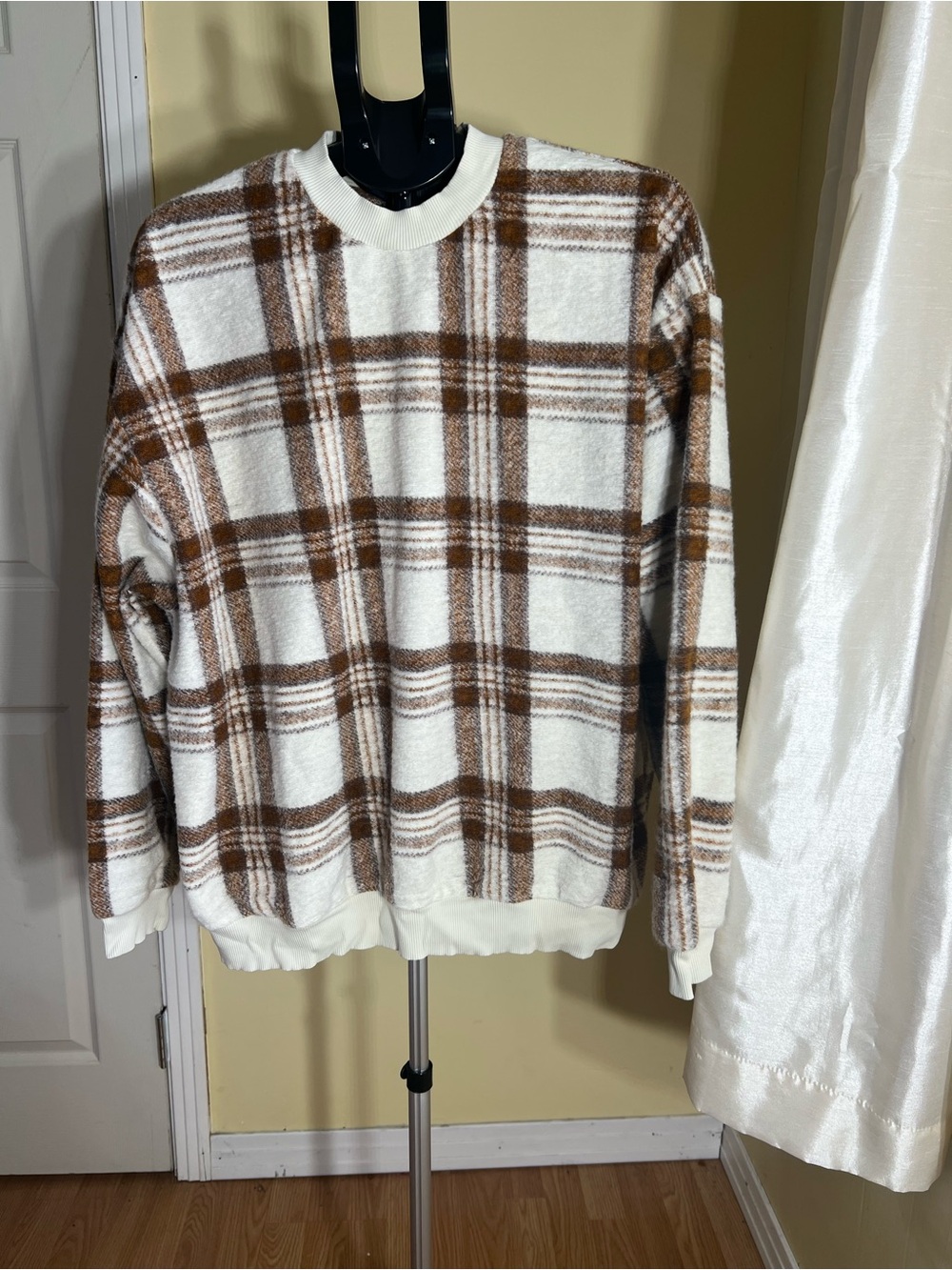 ASOS DESIGN Brown & Cream Plaid Fleece Pullover Sweatshirt | Women’s Size L